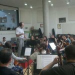 Dirigiendo a la Orquesta de la Lira de Pozuelo de Alarcón, junio 2013